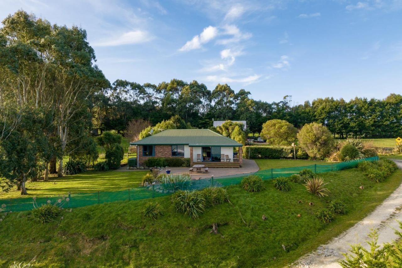 Ocean & Mountain Views - Kaikoura Villa Exterior photo