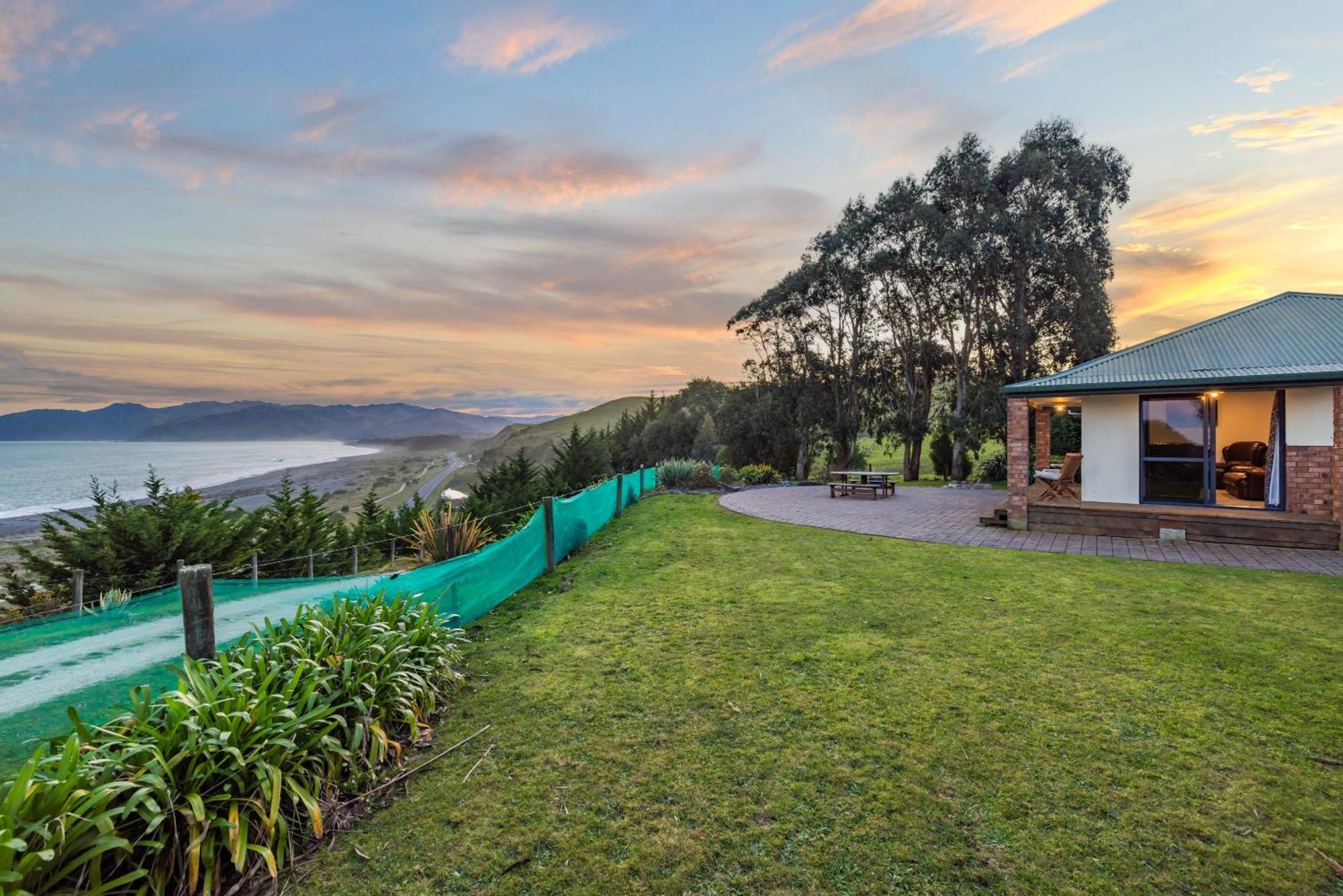 Ocean & Mountain Views - Kaikoura Villa Exterior photo