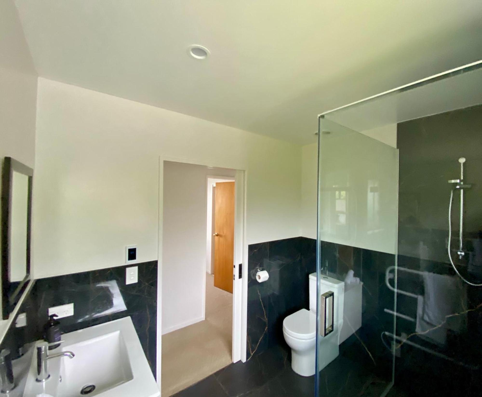 Ocean & Mountain Views - Kaikoura Villa Exterior photo